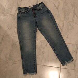 Kancan blue denim Capri jeans. Button fly. EUC!